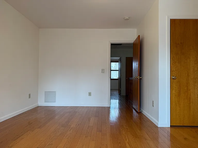 1229 Wood St #2F — Photo 16