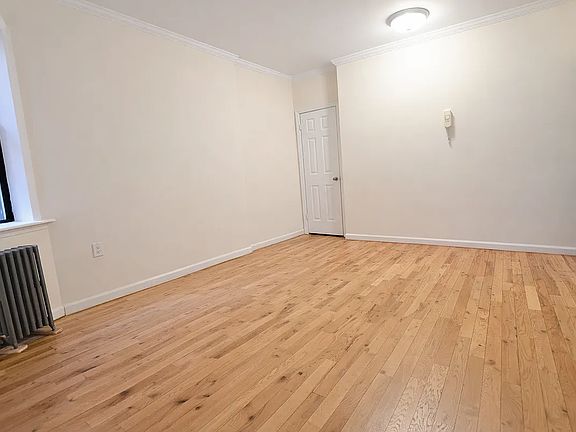 4th image of 241 E 38th St APT 3C