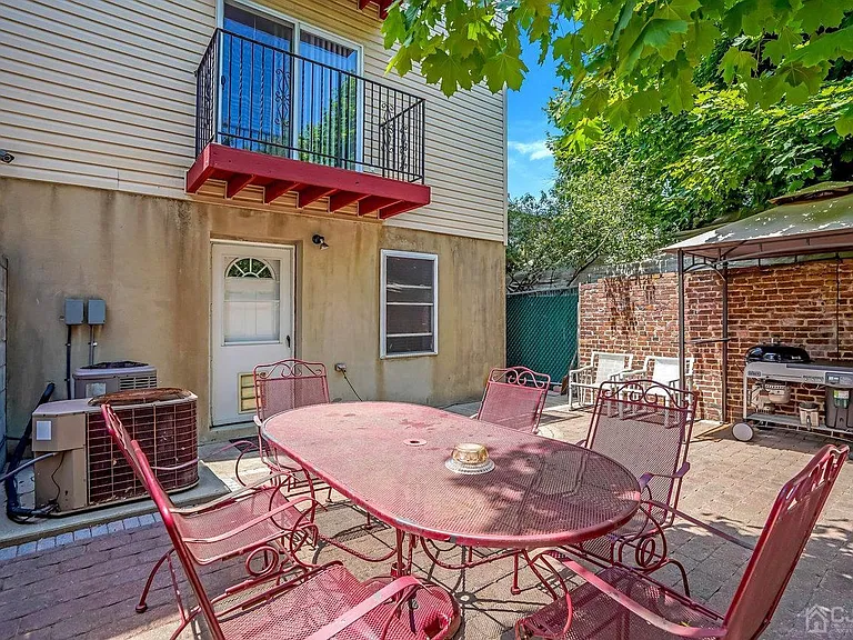 125 Elizabeth Ave — Photo 17