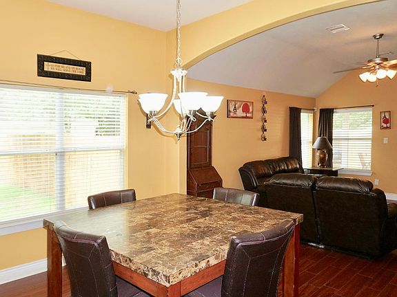 5th image of 11911 Shallow Oaks Dr
