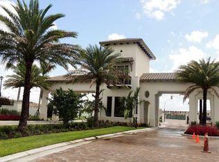 9246 W 33rd Ln, Hialeah, FL 33018