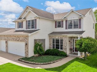 1103 Homefield Commons Dr, O'Fallon, MO 63366