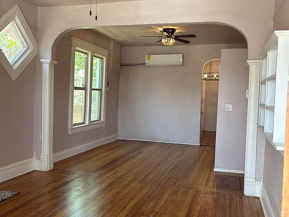 5th image of 1509 E Yandell Dr