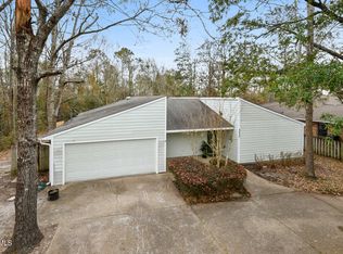 8823 Manoo St, Diamondhead, MS 39525
