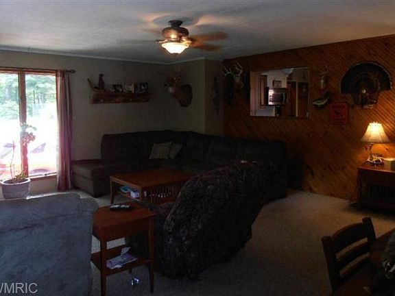 4th image of 23589 Fosdick St