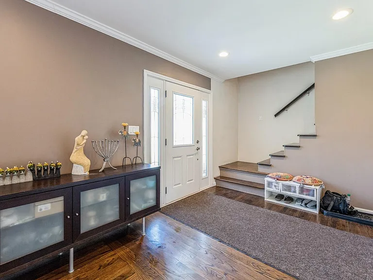 326 Brookside Ave — Photo 3