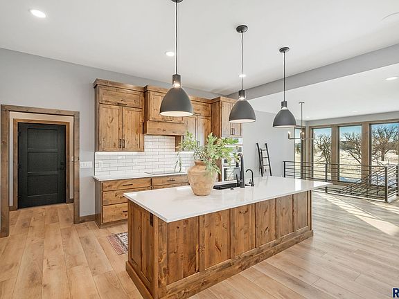 5th image of 2104 N Bellingrath Cir