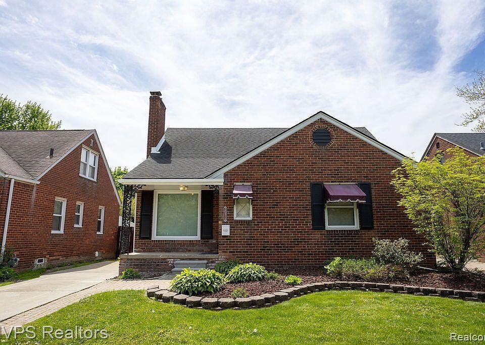 1st image of 20914 Woodmont St