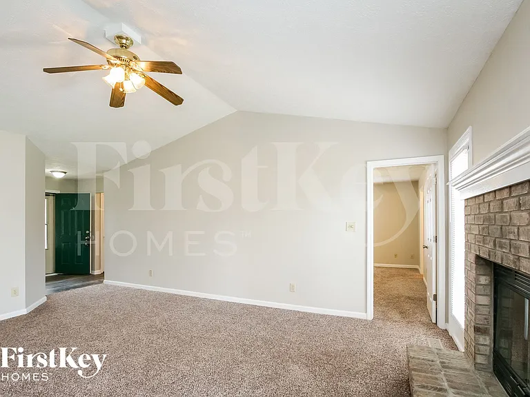 221 Westridge Blvd — Photo 3