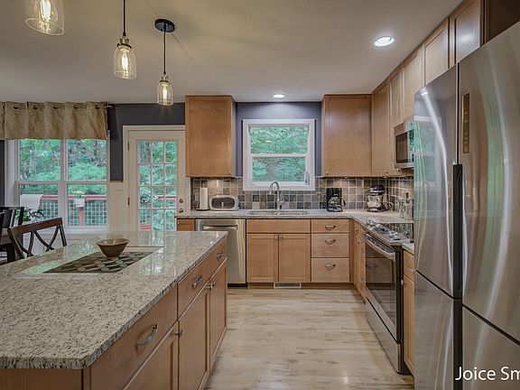 4th image of 2505 Springside Dr