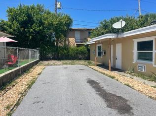 725 21st St APT 4, West Palm Beach, FL 33407