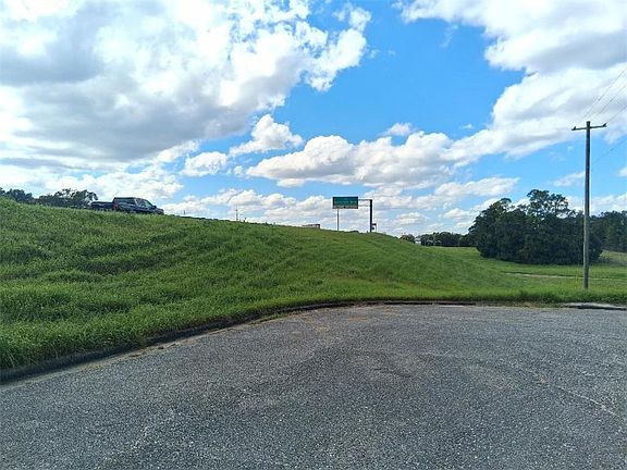 3rd image of 5108 Moffett Rd #10