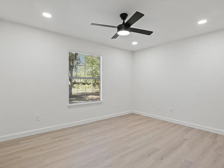 8477 Titus Ln — Photo 10