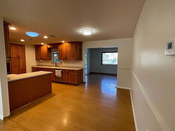3rd image of 7228 Castle Dr