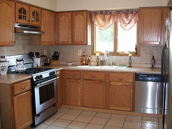 Updated Kitchen with Stainless Appliances