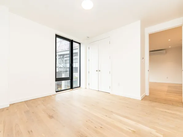 376 Bedford Avenue image 5 of 23