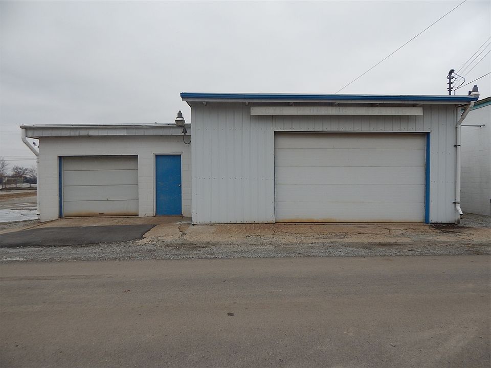 1st image of 326 S Earl Ave