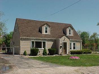 1st image of 3048 Lee St