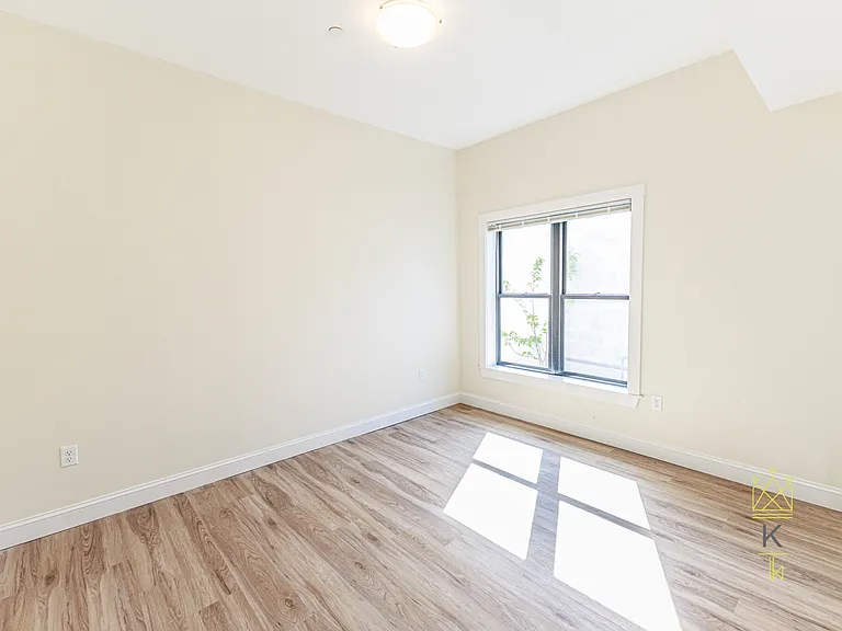 460 Washington St #1 — Photo 5