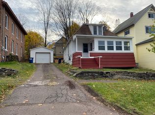 607 W Edwards Ave, Houghton, MI 49931