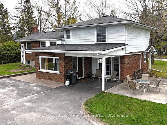3rd image of 137 Reid St