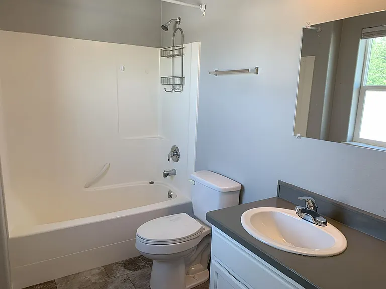 200 E Pike Ave — Photo 6