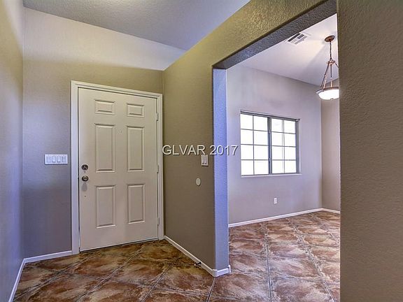 3rd image of 1212 E El Campo Grande Ave