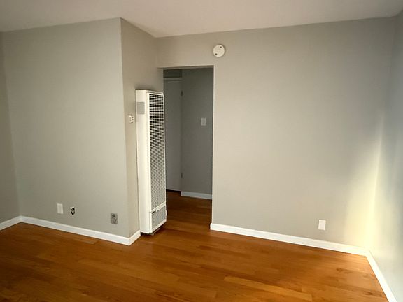 5th image of 82 E 39th Ave APT C