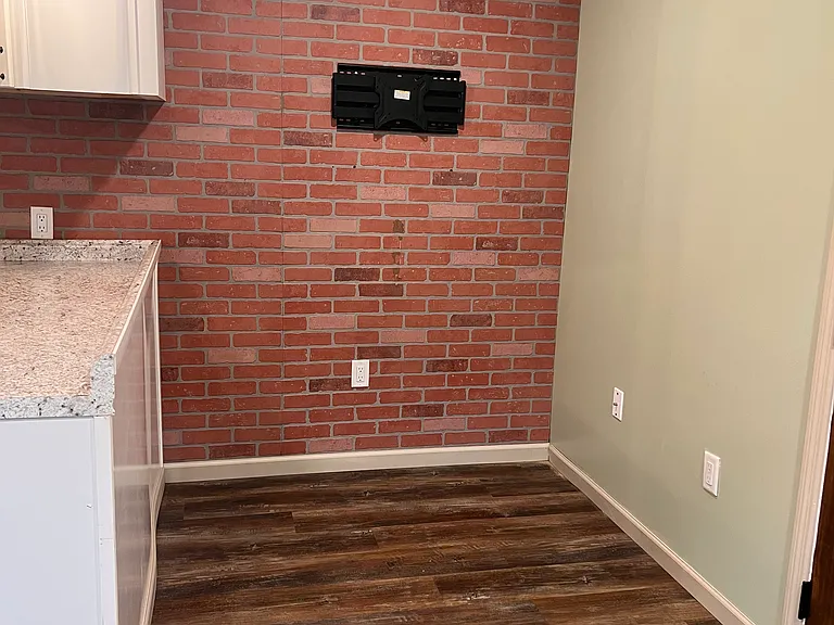 15 Derby Ln — Photo 5