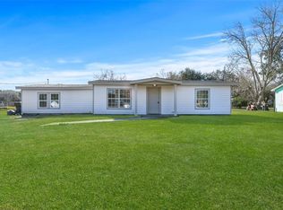 508 Light St, Anahuac, TX 77514