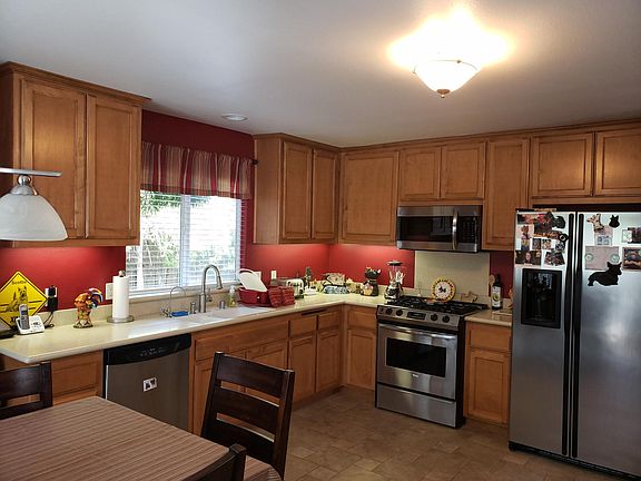 4th image of 242 S Oakglen Ave