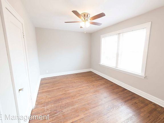 3rd image of 4929 Oleatha Ave APT 2E