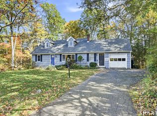 11 Flax Hill Rd, Brookfield, CT 06804