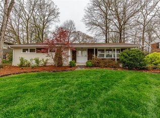 1107 Pender Ln, Greensboro, NC 27408