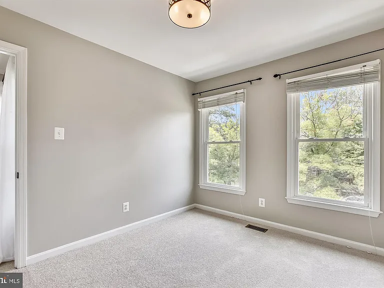 2107 N Rolfe St #D — Photo 20