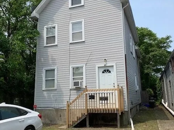 49 Lafayette St, Carteret, NJ 07008