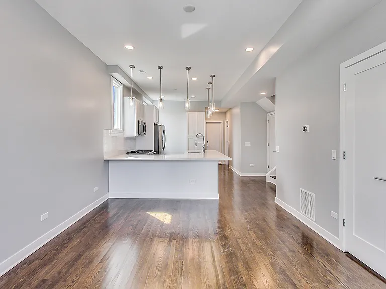 1519 W Henderson St #CH2 — Photo 8