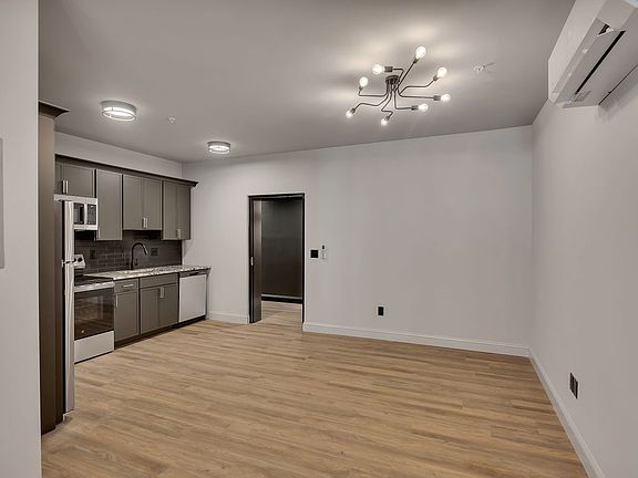 5th image of 36 Pawling Ave #103
