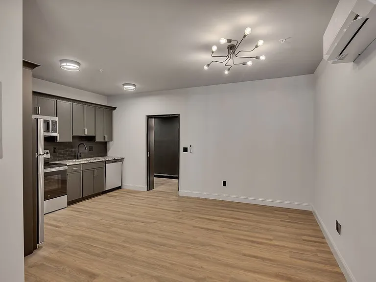 36 Pawling Ave #103 — Photo 5