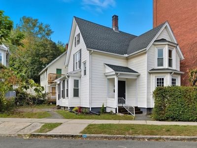 49 Linden St, Holyoke, MA, 01040