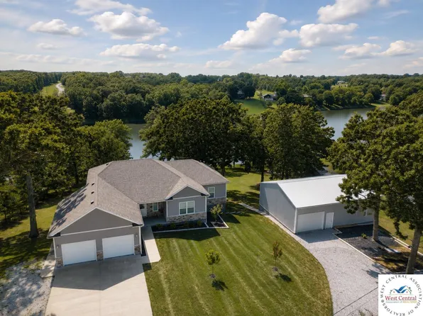 27487 Isabella Ln, Warsaw, MO 65355