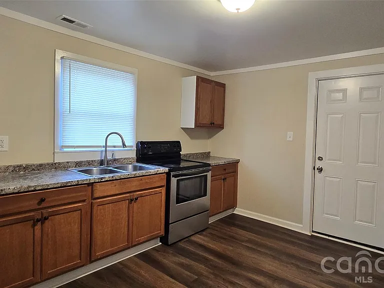 730 Taylor St — Photo 5