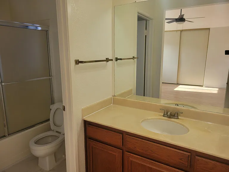 2224 Emerald Hills Cir — Photo 18