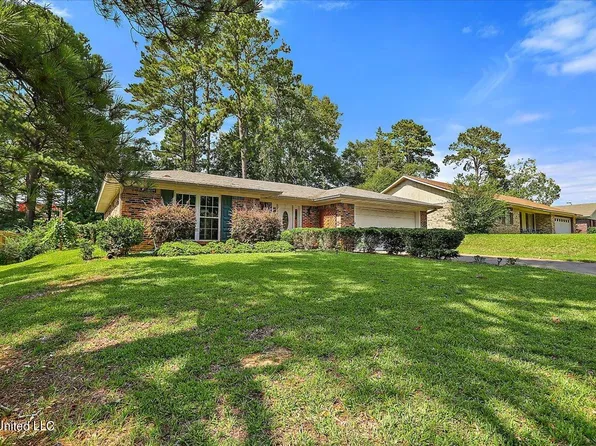 503 Rock Glen Dr, Clinton, MS 39056