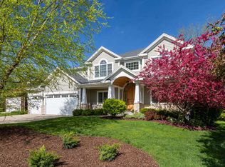 50 Forest Ave, Naperville, IL 60540