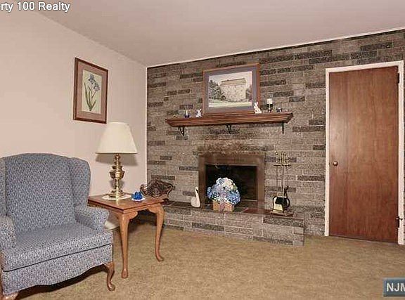 2nd image of 47 Canterbury Dr