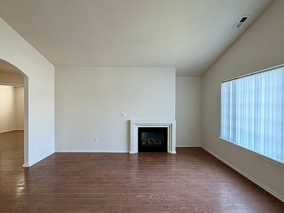 4th image of 2421 S Arthur Ct