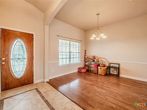 4th image of 263 Hempel Dr