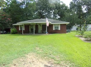 572 June St, Hemphill, TX 75948