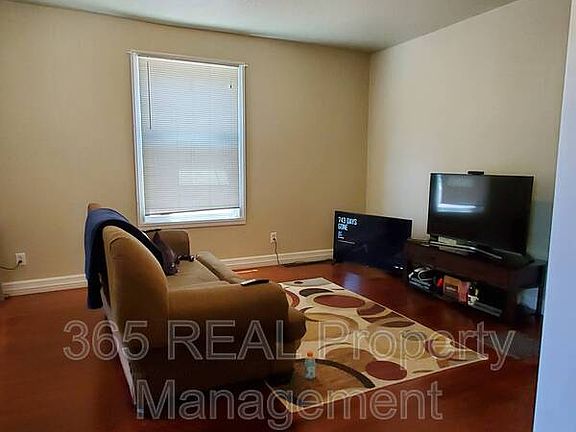 2nd image of 1431 11th St APT A